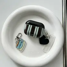 レトロストライプデザインのAirPods用プロテクター【防落下・Bluetooth対応】