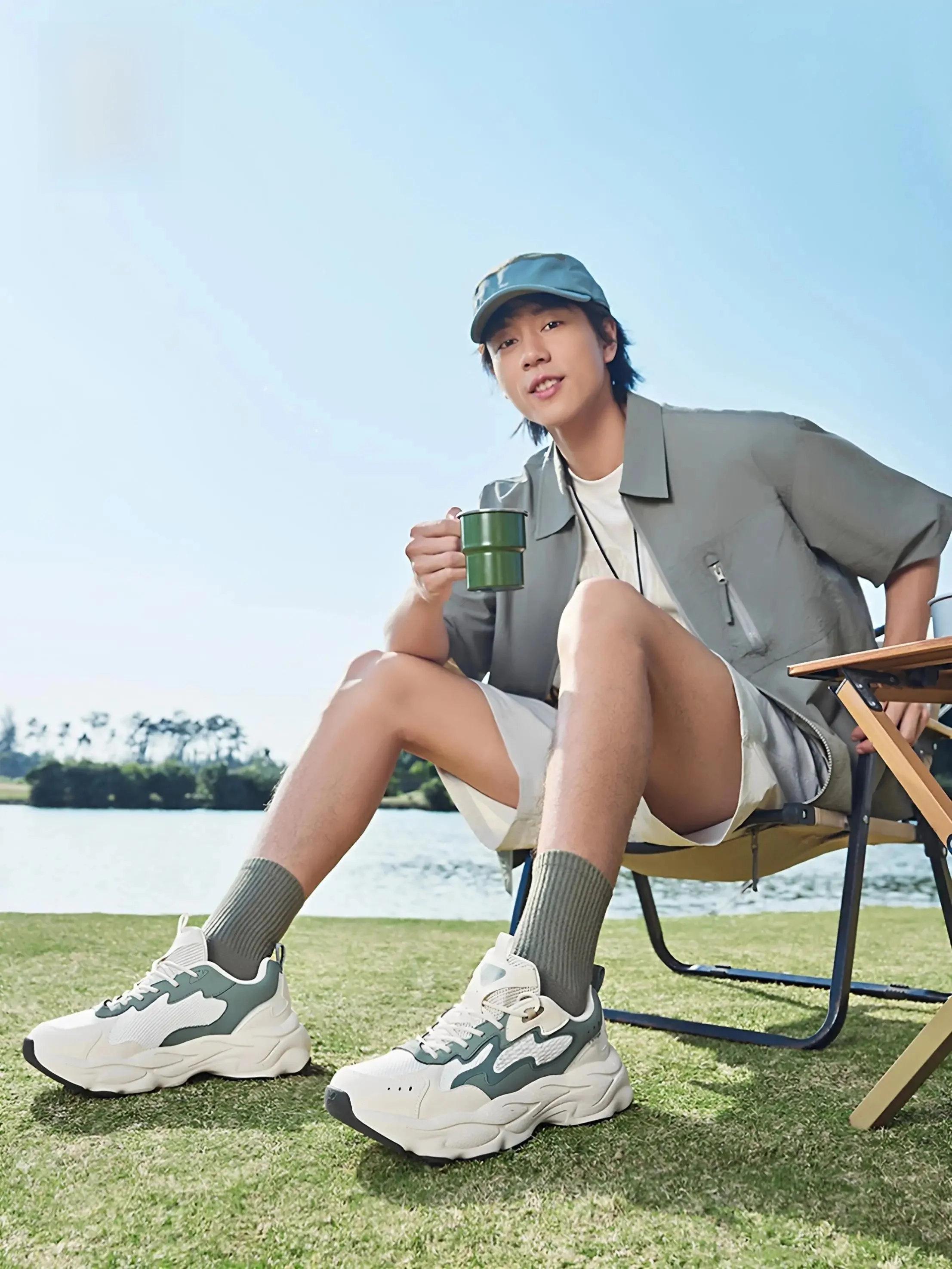 アウトドアシューズ おしゃれに悩むなら、この1本で解決できる？