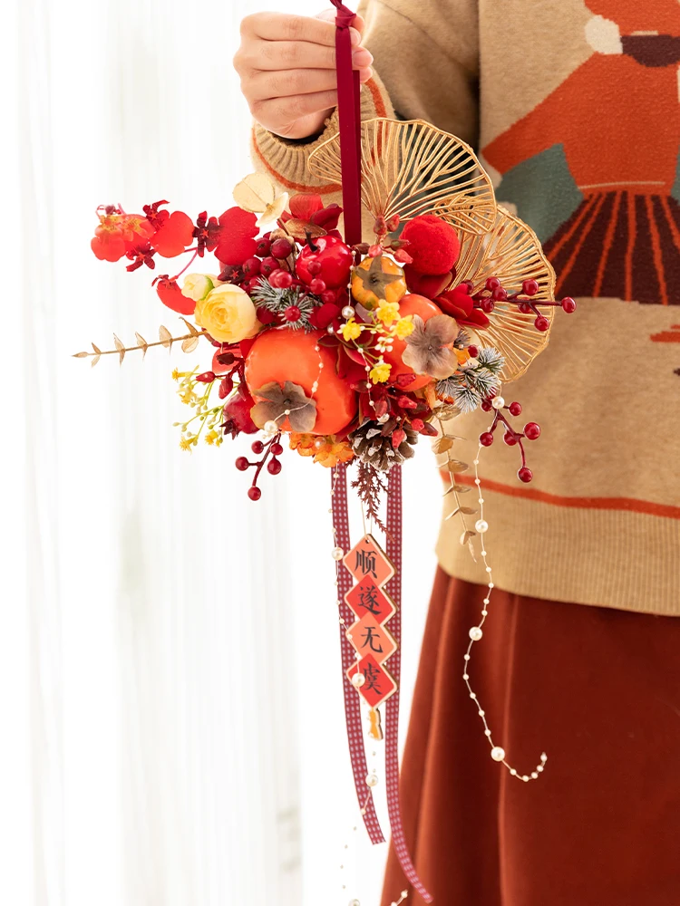 お正月のディスプレイに何を飾るか？高級壁掛け花がもたらす、心に響く新年の美しさとは
