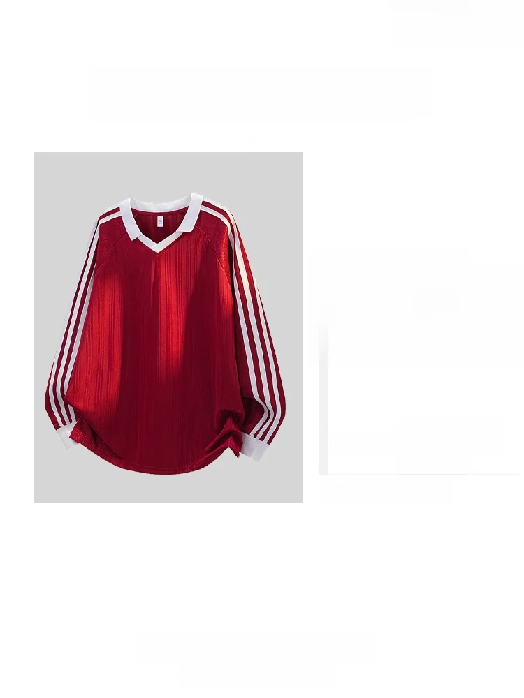 サッカー観戦の日にどんなTシャツを着るべき？青春風のカップルアイテムが解決する3つの悩み