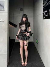 レトロなプリーツスカート【ブラック・Aライン・バイカースタイル・ワンピース】