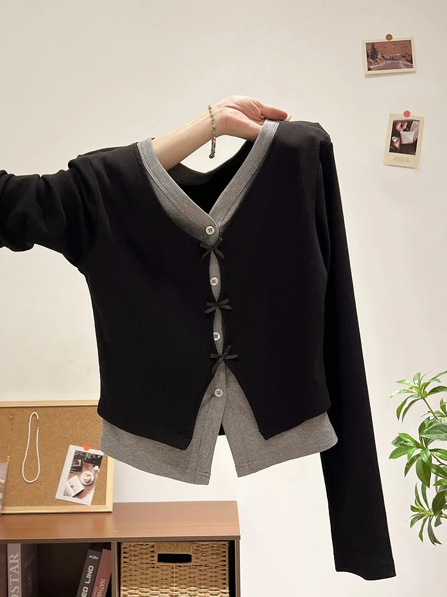 「Tシャツ 2枚重ね」で失敗しないコーデは？切り替えデザインの長袖Tシャツが解決する理由