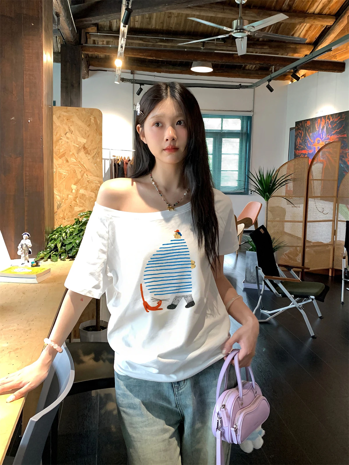 アニメTシャツを  着こなすには？夏の日常に溶け込む3つのコツ