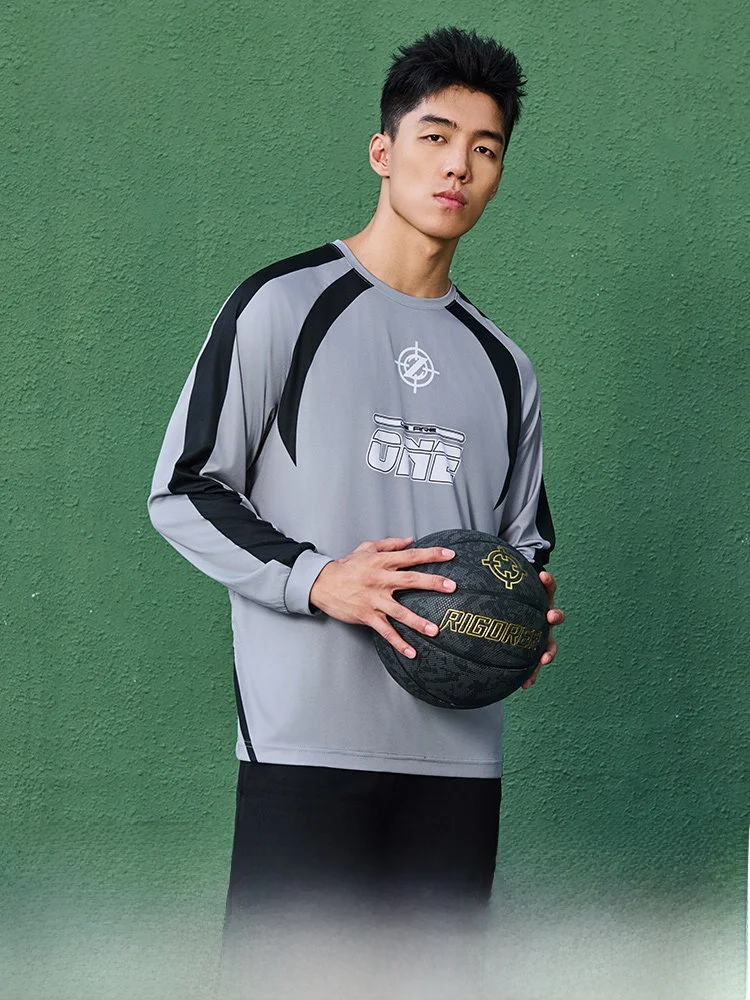 スポーツトレーナーとは何か：RIGORER 春秋用長袖Tシャツの実用性と使用シーン