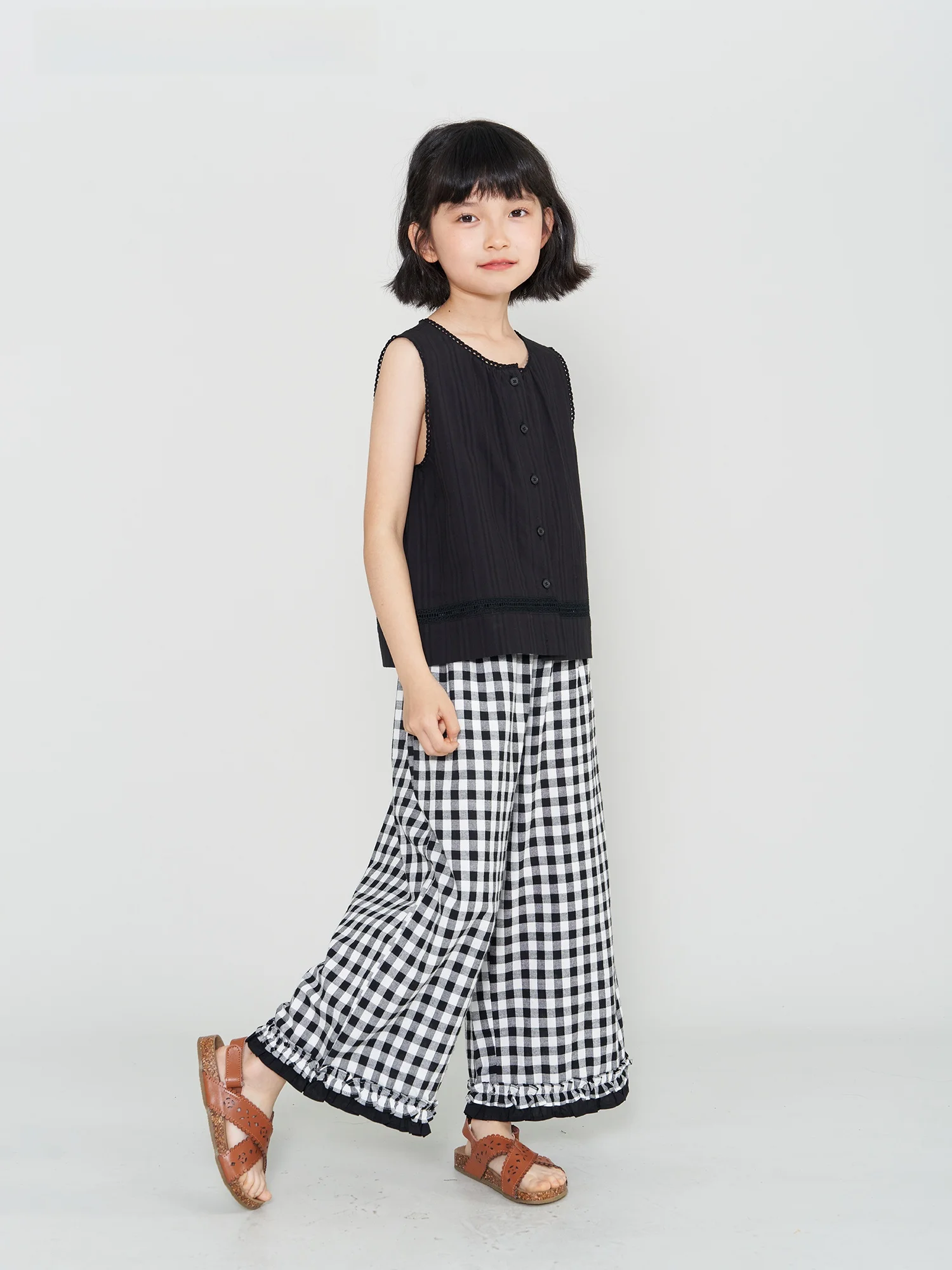 女の子用花柄チェックワイドパンツ：親子遠足コーデに最適な夏季スタイル