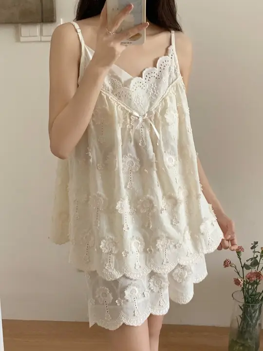 フレンチスタイルの刺繍入りキャミソール短パンパジャマ【純綿・夏用・胸パッド付き】