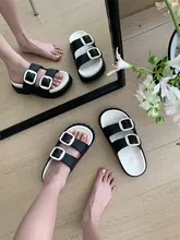 細ストラップの夏用ビーチサンダル【レトロなバックルデザイン・厚底・二本ベルト】