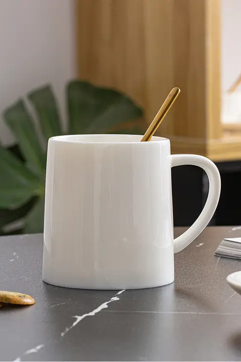 陶製マグカップ【スプーン付き・創意デザイン・ミルク用・電子レンジ対応】