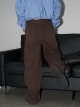 アメリカンレトロデザインのウォッシュドストレートデニムパンツ【ゆったりフィット】