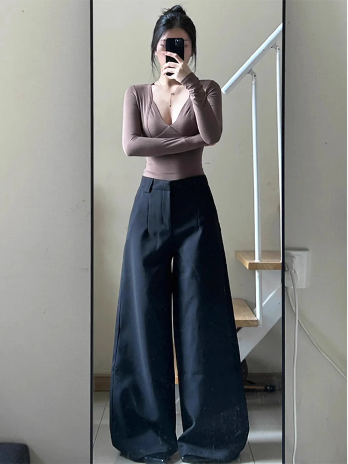 丈の長いパンツ：長身向け黒色スーツパンツの実際のフィット感と使い方