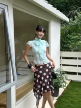 水色のフィット感あるショートトップス【春夏用・シフォン・フランス風デザイン】
