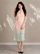 新中式デザインの立襟ノースリーブトップスと花柄シフォンスカート（セットアップ対応）