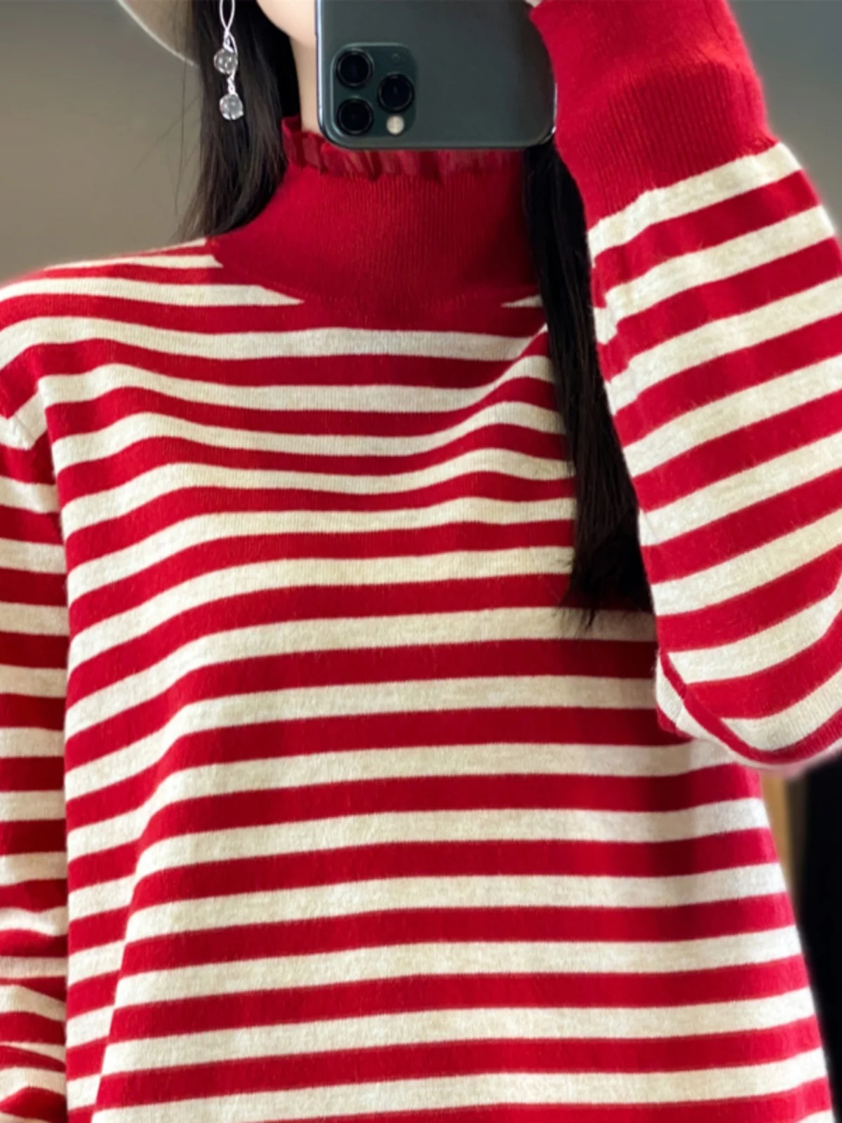大人可愛い服 40代コーデの完全ガイド｜フリルストライプトップスで心のリズムを整える