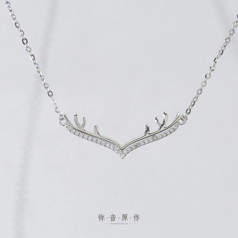 水晶付き鹿角デザインのロングネックレス：クリスマスプレゼントに最適な925銀のオリジナルデザイン