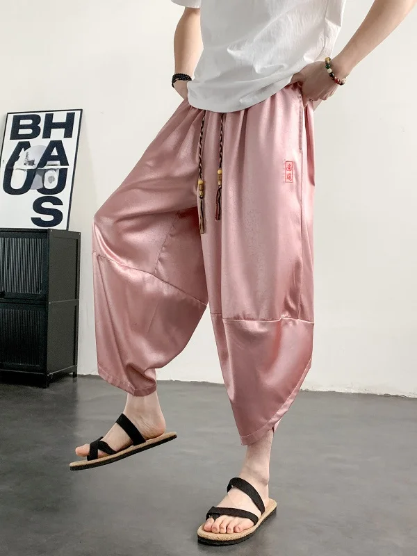 中国風刺繍入りアイスシルク七分パンツ：新中式スタイルの快適な夏用着用法
