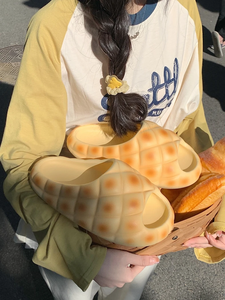 疲れないサンダルとは？足が楽なスリッパで夏を過ごすコツは？