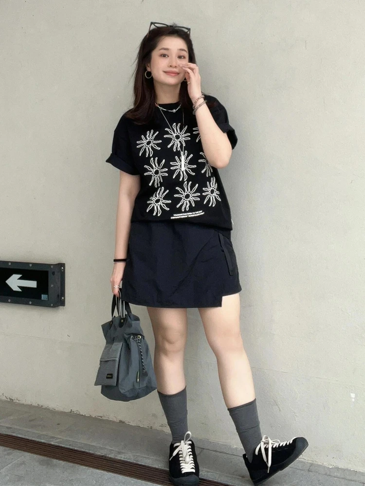 夏のストリートコーデで迷わない！短袖Tシャツと工装スカートパンツの選び方とは？