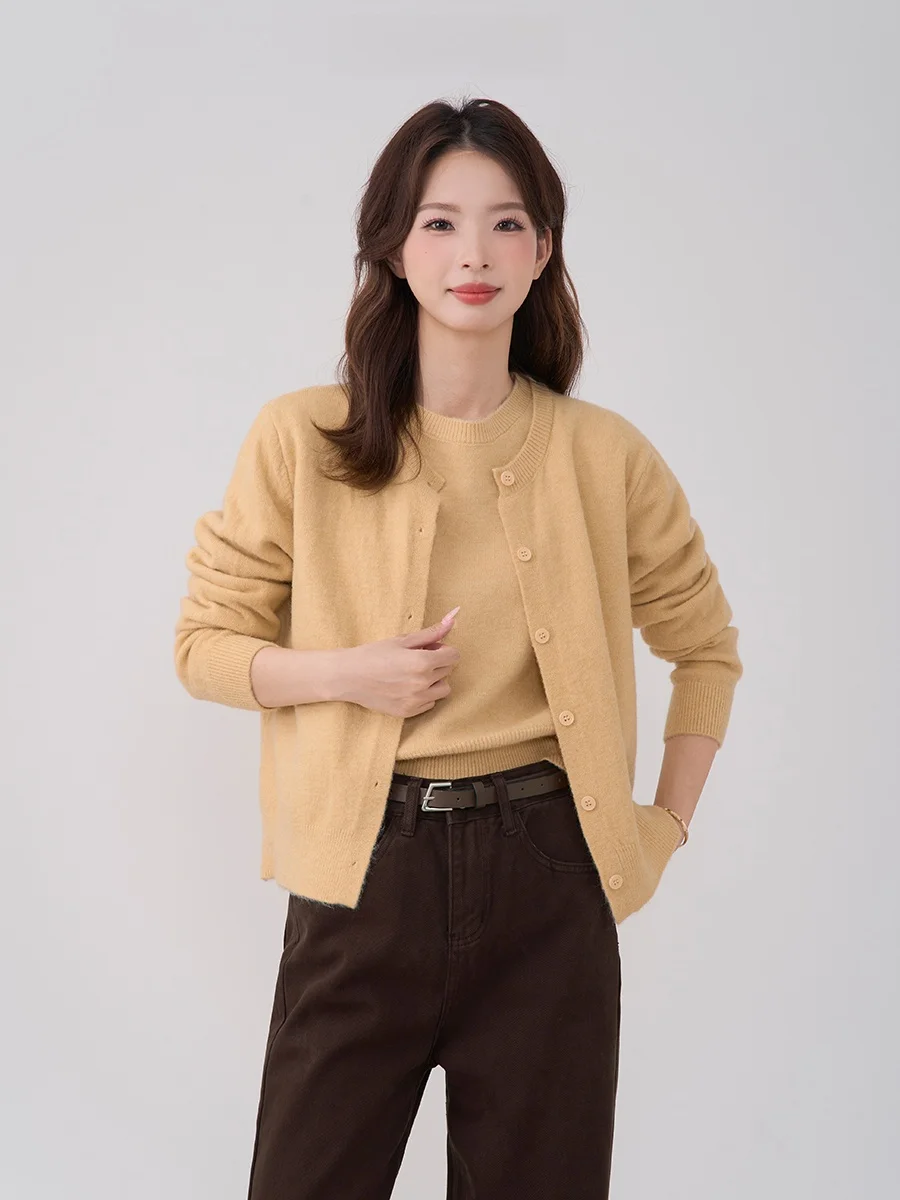 ママコーデの基本スタイルとは？高腰レトロデニムパンツで失敗しない秋冬コーデ