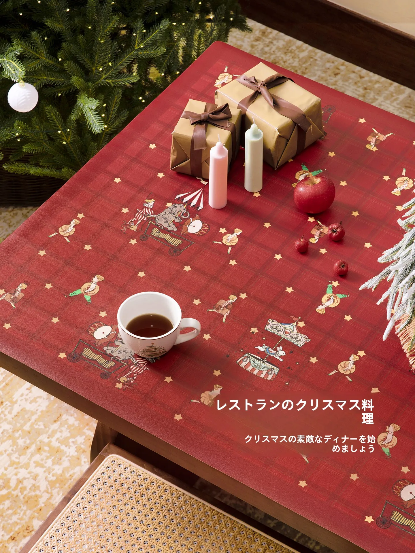 防水防油クリスマステーブルマット：レッド・レザー製の装飾用テーブルコーディネートに最適な選択