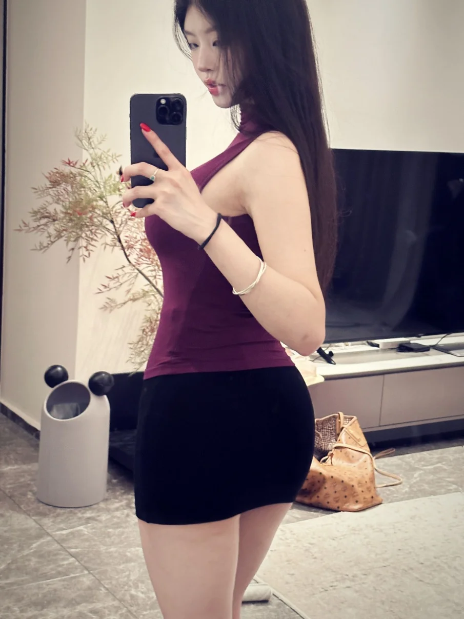 お腹が見える服に悩むなら、この1着で解決できる？