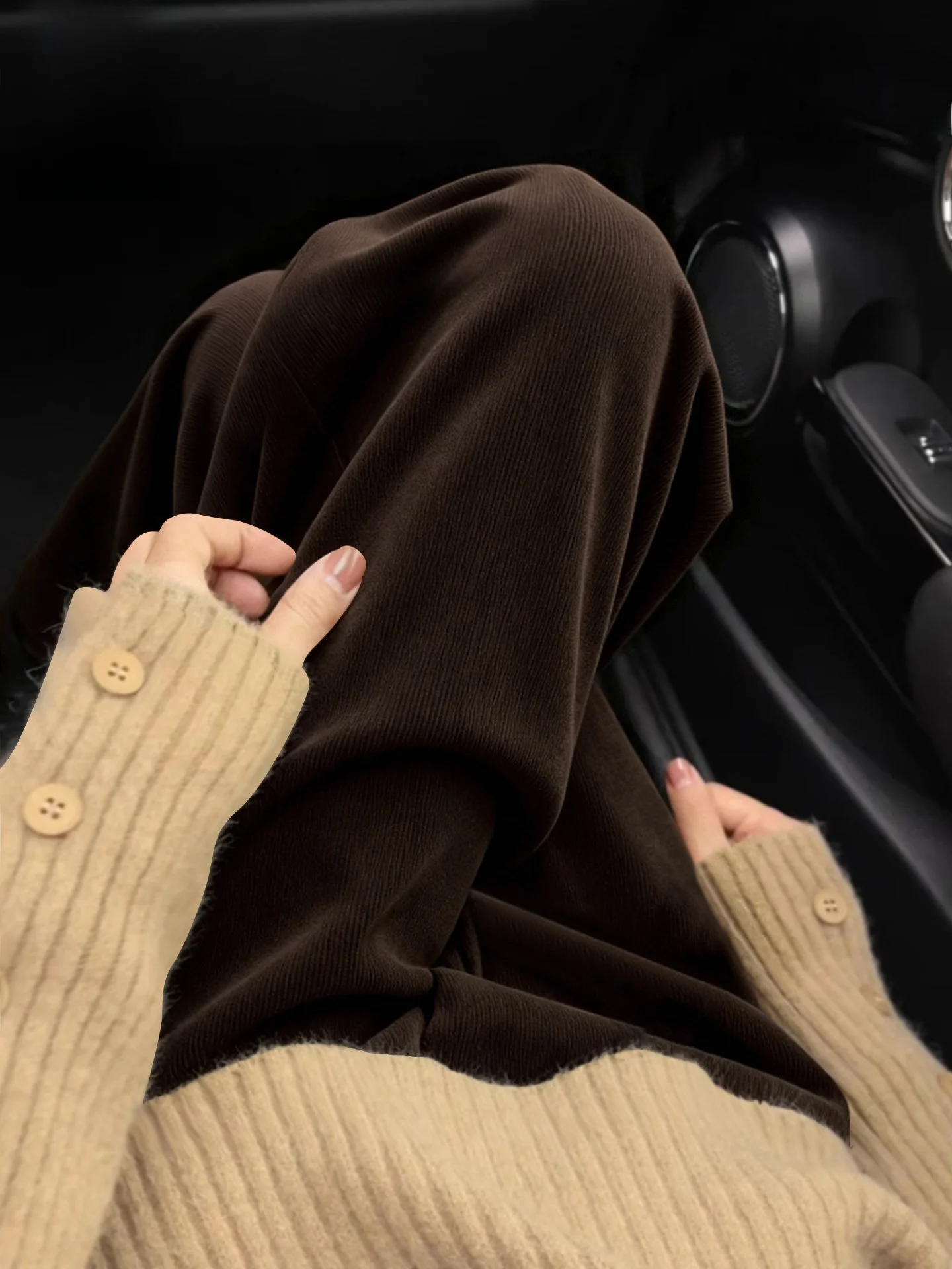 中古コーデュロイパンツの特徴とは？Jeanswestのストレートパンツが提供する実際の素材と使用感