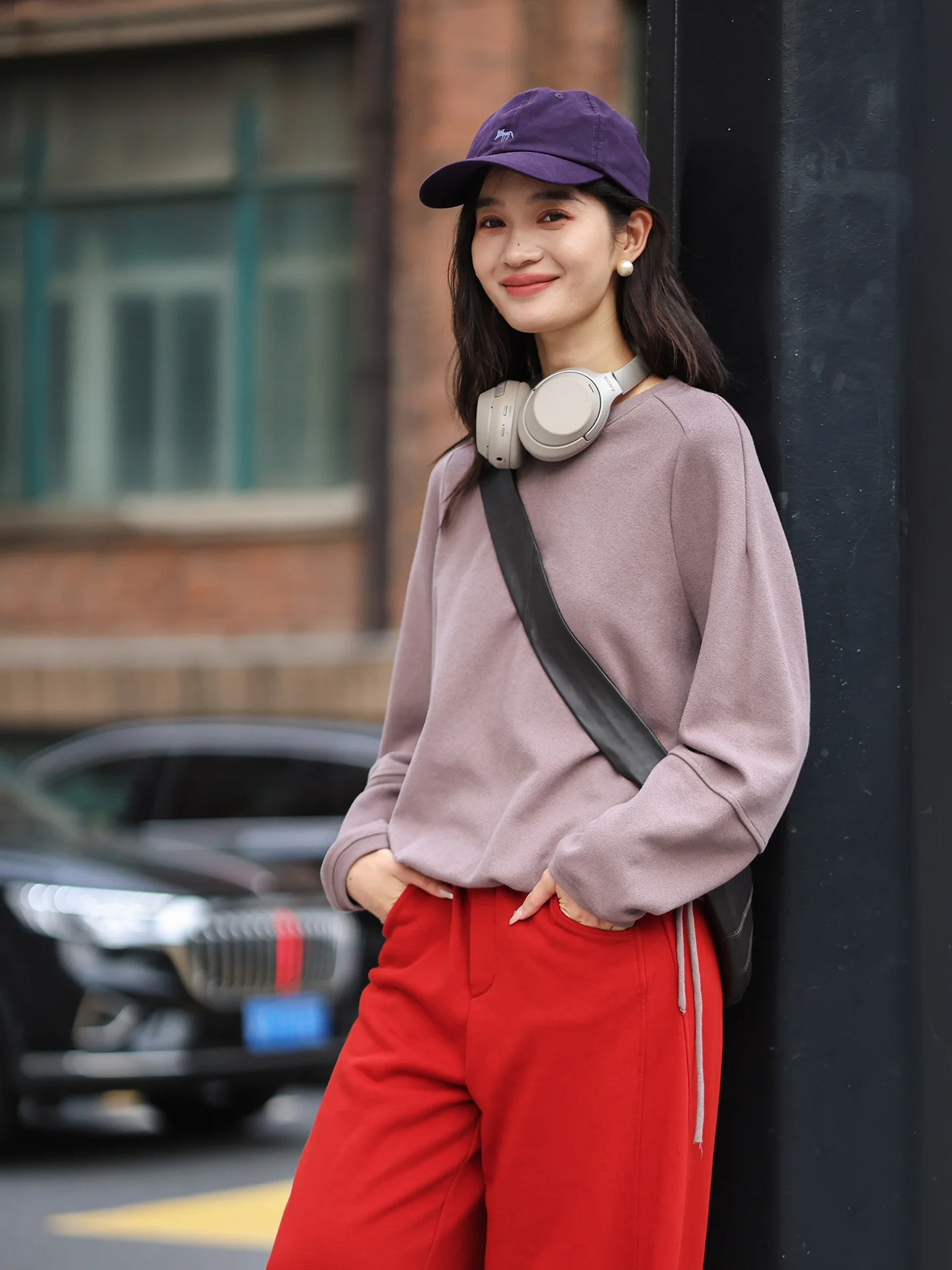 大人可愛い服 50代コーデの完全ガイド｜リボンニットで自然な可愛さを実現