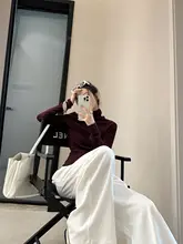 デザイン性の高い ストレートワイドパンツ【斜めボタン・プリーツデザイン】
