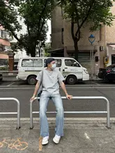 アメリカンスタイルのシンプルなジッパーポケット付き半袖Tシャツ【ユニセックス・フィット】
