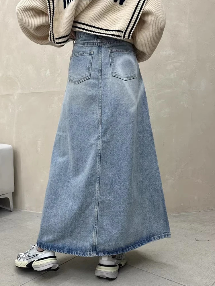 ハートのスプレー柄デニムタイトスカート：春のコーディネートでハイウエストAラインを活かす