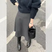 グレーのウール混半身スカート【ハイウエスト・Aライン・通勤用】