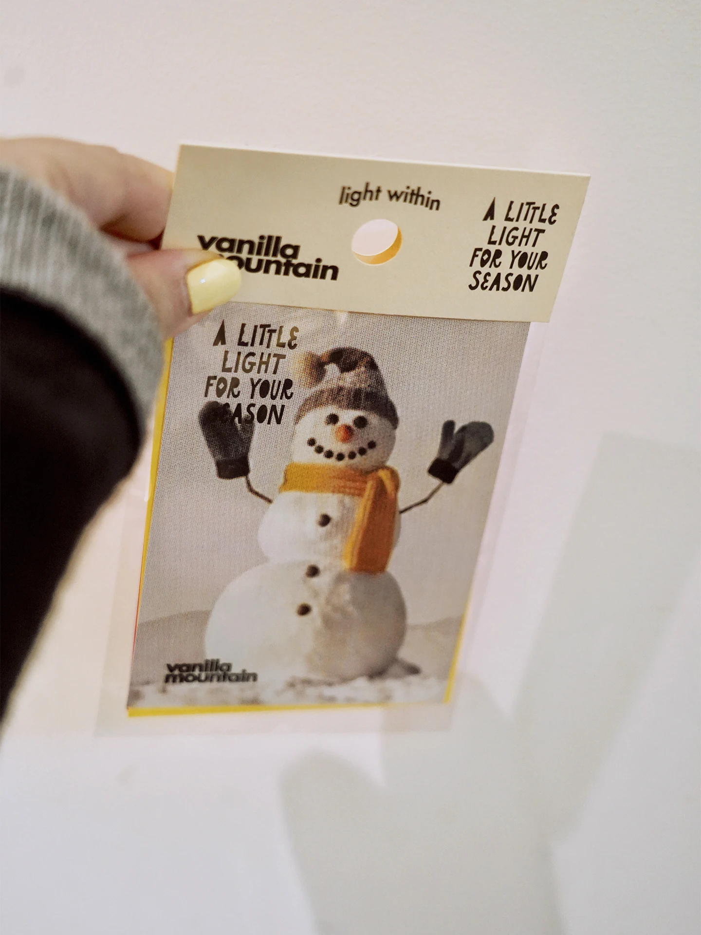 季節限定ギフトバッグとカードのセット：クリスマス用オリジナルデザインの実用性と使い方