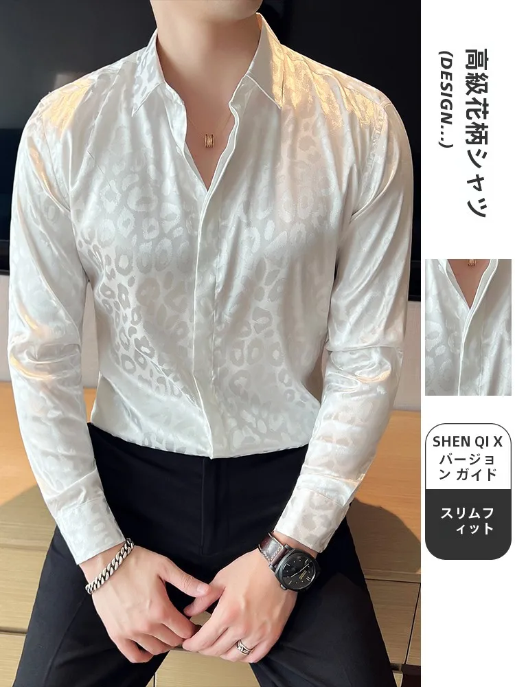 シワ加工シャツ：白色長袖フラワーシャツのデザイン性と免烫処理によるフォーマルシーンへの適応