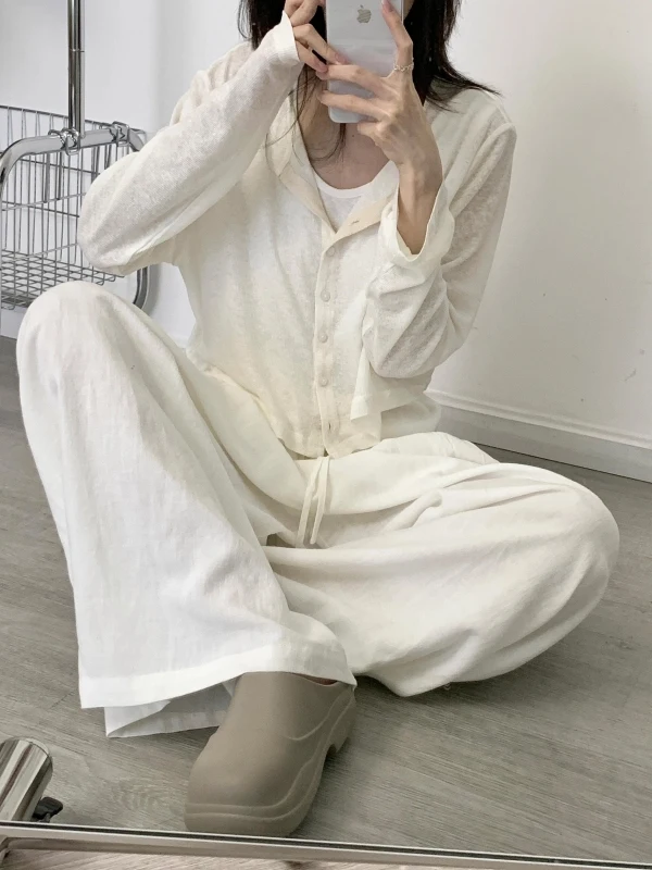 リネンイージーパンツは本当に通勤に合うのか？白い薄手リネンパンツの着心地と選び方を徹底解説