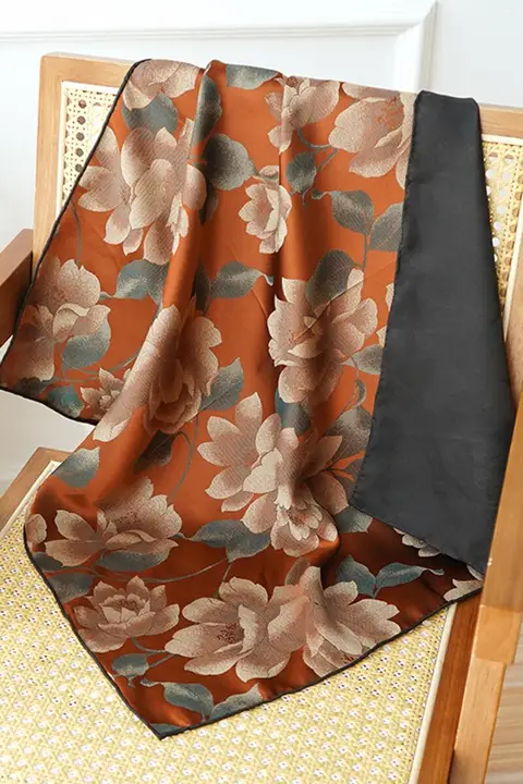 中国風の贈り物に最適！絹製の宋錦中方巾【精緻なデザイン・高貴な風合い】（セットアップ対応）