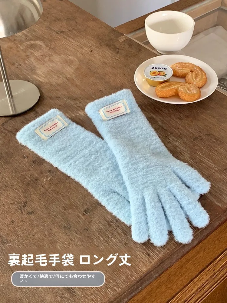 ファー素材手袋：手荒れ予防に効果的な厚手の分指タイプ
