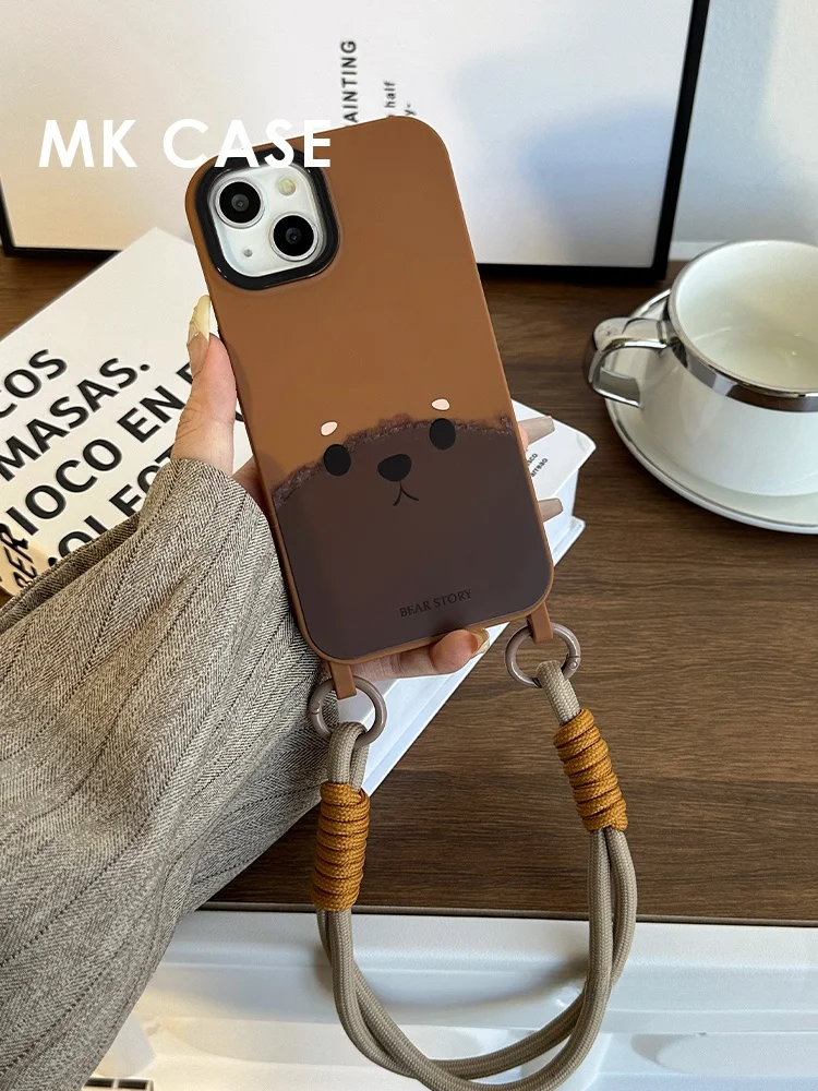 かわいいクマデザインのiPhone用ケース：ブラウン・ストラップ付きシリコンケースの実用性と使い勝手