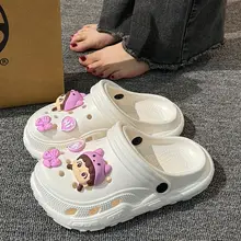 かわいい女の子 クロックス 女性 2026 新しいスタイル
