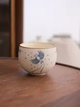 手描きの花鳥デザイン！青花陶器製コーヒーカップ【持ちやすい・贈り物にも最適】