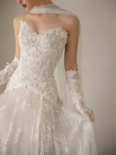 高級な新婦用軽婚礼ドレス【白月光・アウトドア・柔らかいレース・小さなトレイン】