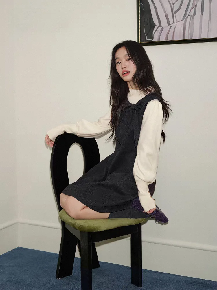 杏色の質感ニットプルオーバー：長袖タイプの通勤風スタイルを実現するアイテム