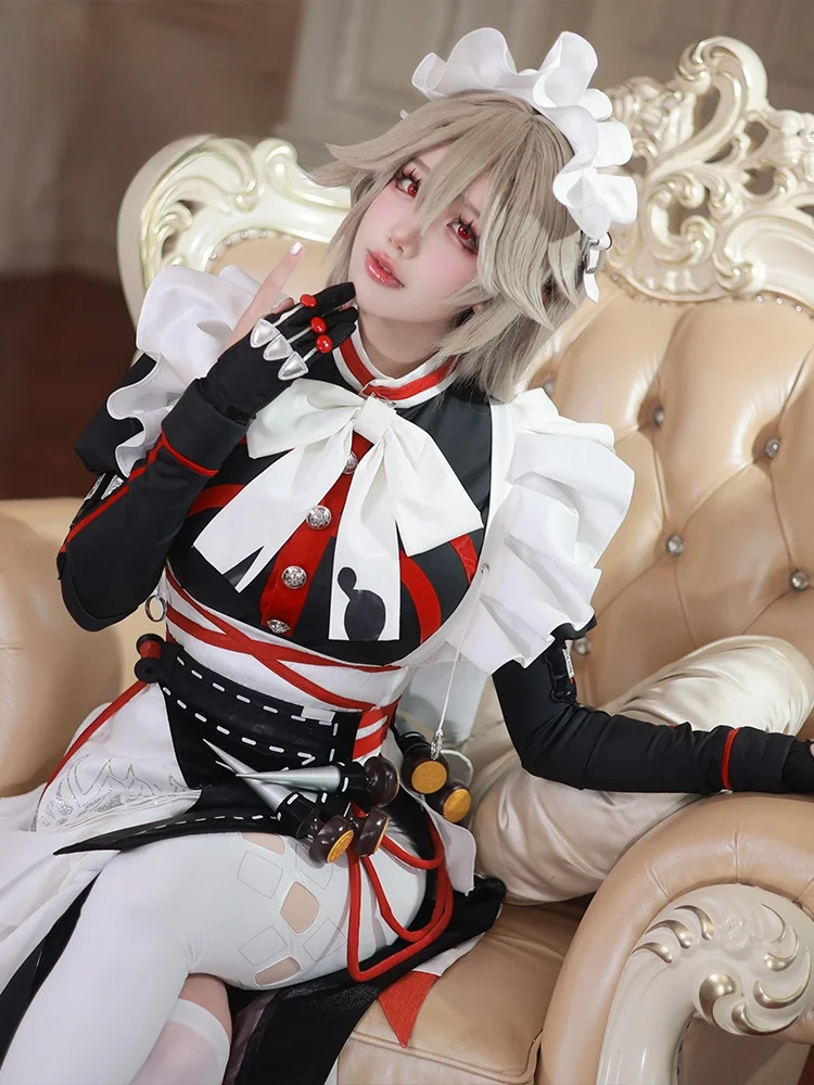 30代ギャルが3DCG同人で作る4人組キャラコスプレに、秋のライブで着る服は？
