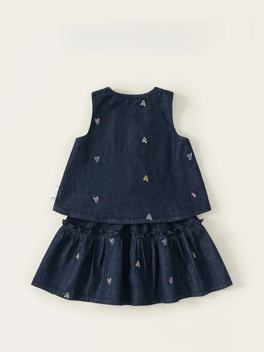 2歳女の子の夏服はどう選ぶ？レトロなデニムセットが意外に人気な理由とは