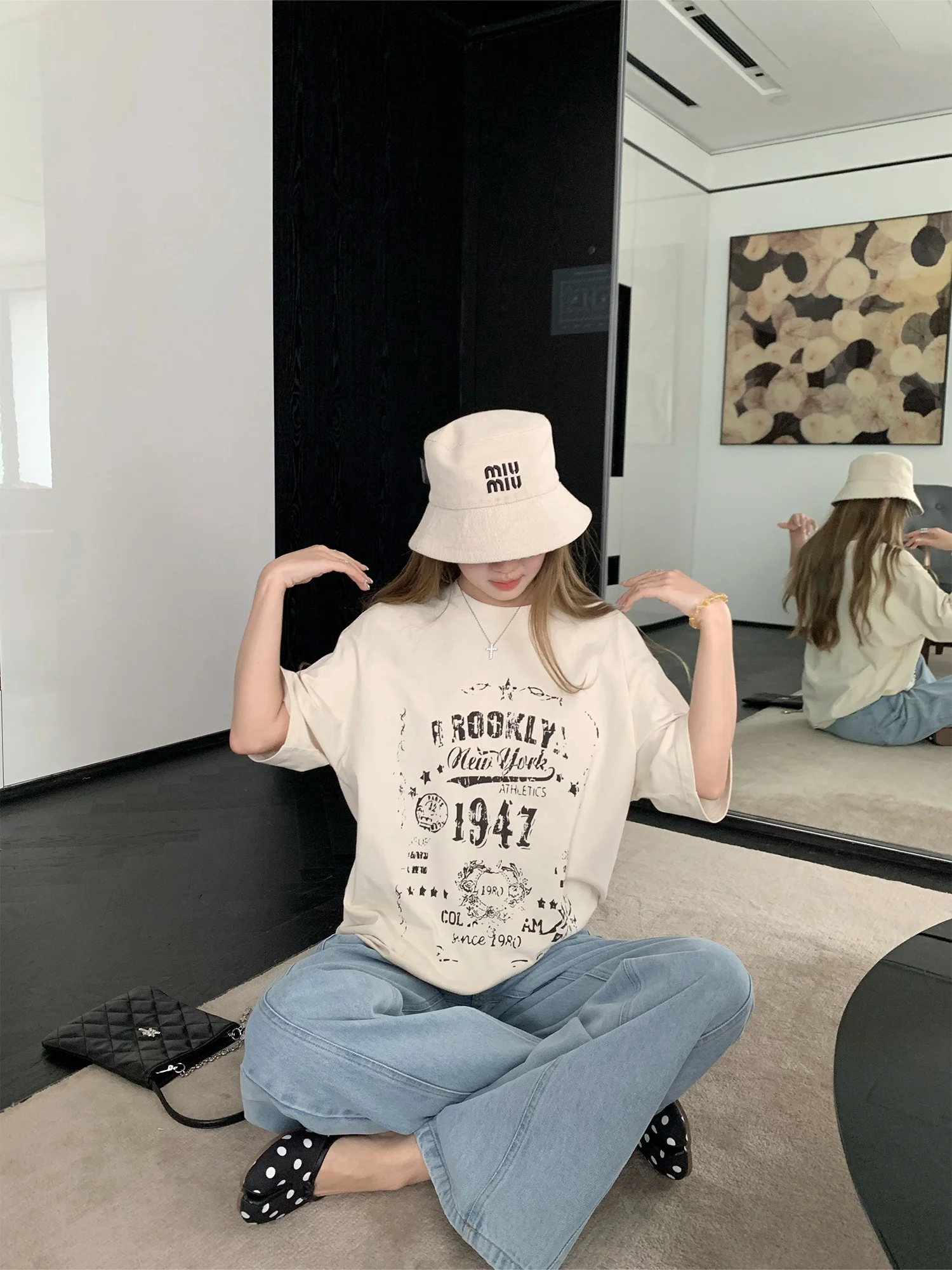 ベージュTシャツがダサいと感じるのって、本当の理由はどこにあるの？