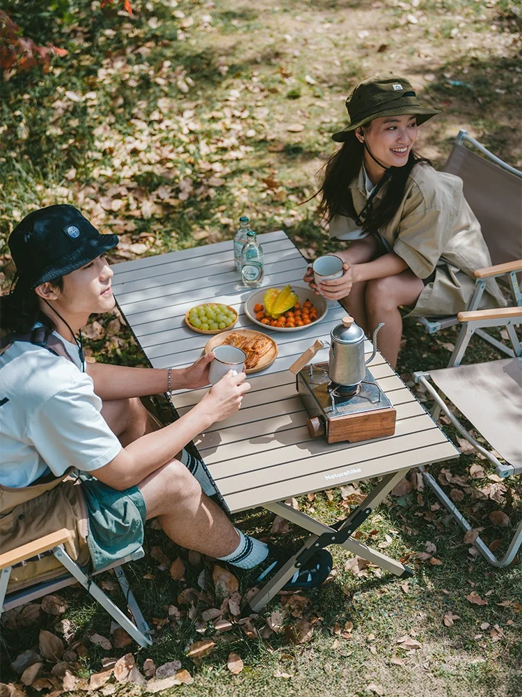 節約しながら見栄えも良いキャンプ道具：Naturehikeの折りたたみテーブルとチェアセット