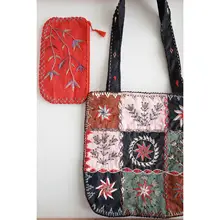 エジプト手作りビーズバッグ【赤色・イヤフォンポーチ・財布・携帯用】
