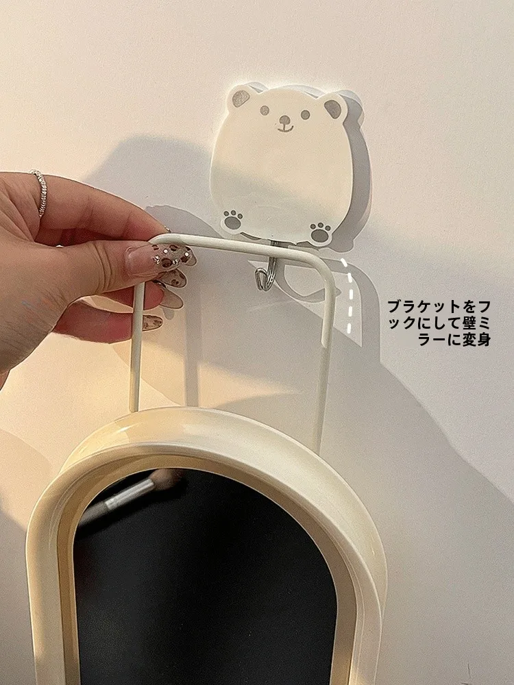 LED化粧鏡：ポータブルで使えるガーリーピンクとクリームホワイトのスリートーン照明