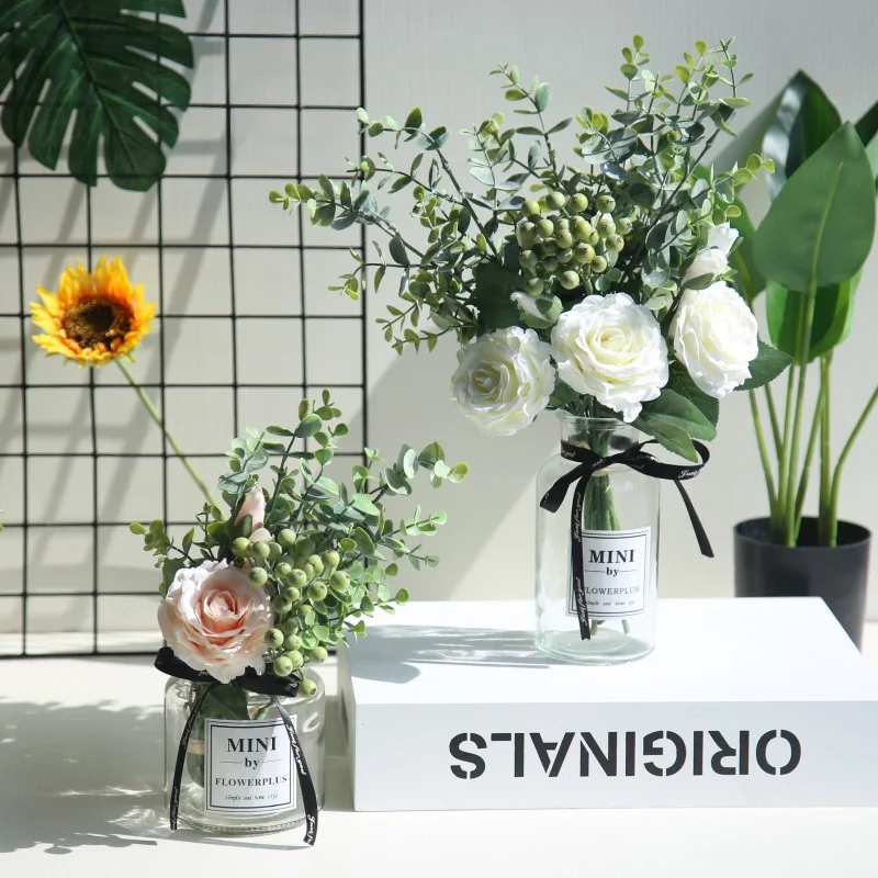 揃えるミニマリスト部屋づくりアイテム｜掛けフックとアートフラワーの選び方徹底解説