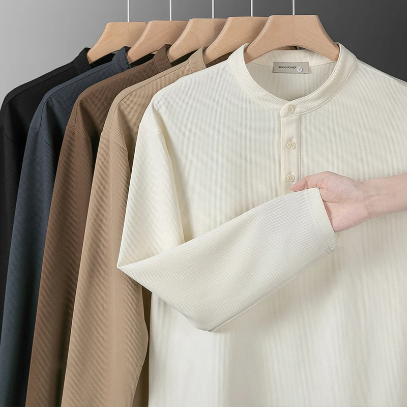 春コーデ メンズ 完全ガイド｜ヘンリーネックロングスリーブTシャツの着こなし術