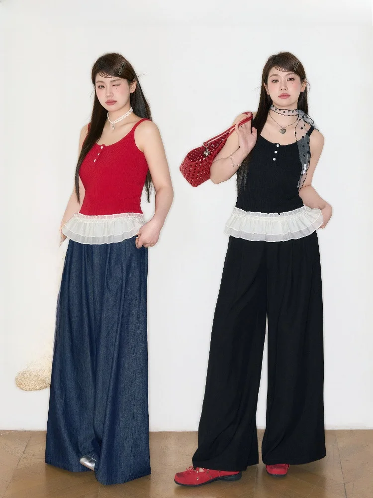 レースデザインのノースリーブトップス：ゆったりシルエットと調整可能なストラップで夏の着用を実現