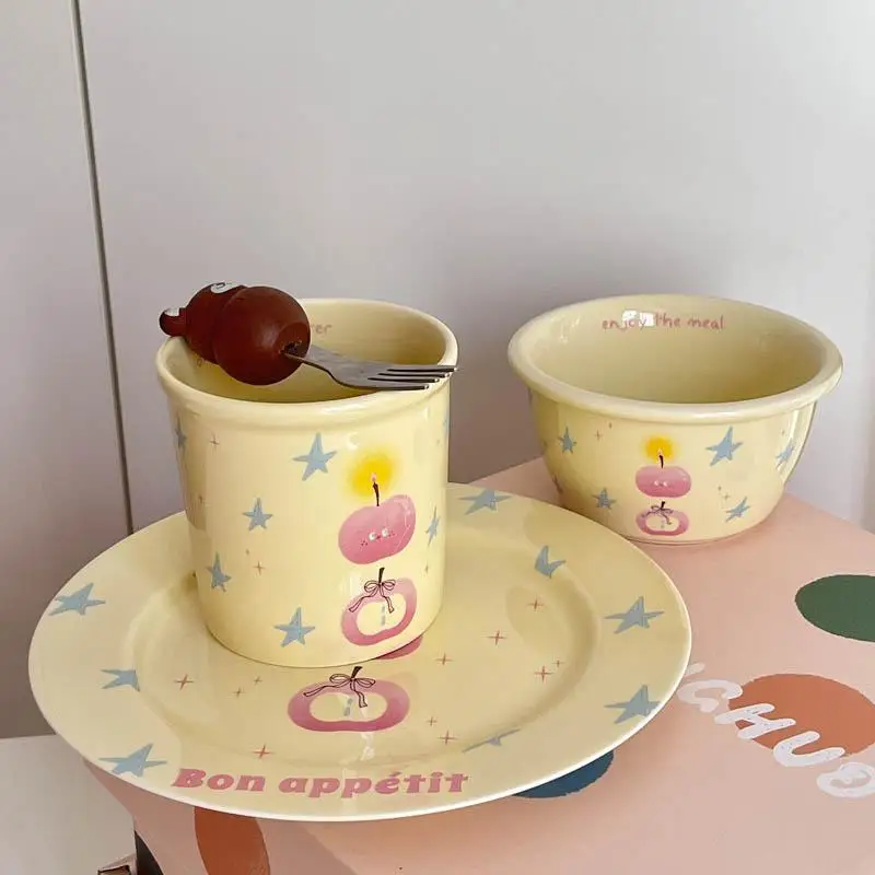 こぼれないコップ 子供向けの陶器製ハンドカップ：フルーツ柄デザインの安全性と使いやすさ